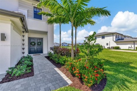 Villa ou maison à vendre à Miramar, Floride: 4 chambres, 337.33 m2 № 1388286 - photo 13