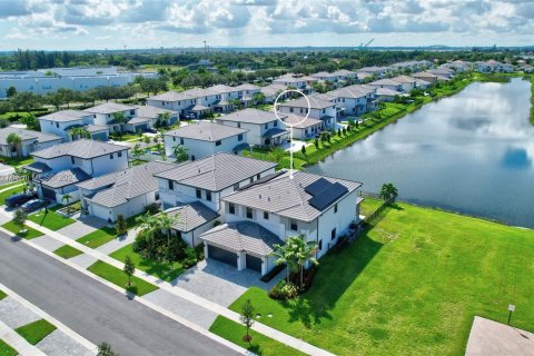 Villa ou maison à vendre à Miramar, Floride: 4 chambres, 337.33 m2 № 1388286 - photo 1