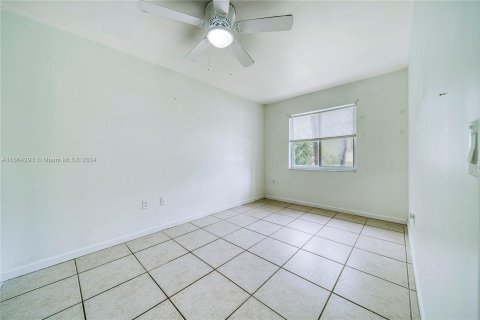 House in Pembroke Pines, Florida 3 bedrooms, 122.26 sq.m. № 1388185 - photo 22