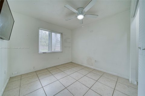 House in Pembroke Pines, Florida 3 bedrooms, 122.26 sq.m. № 1388185 - photo 20