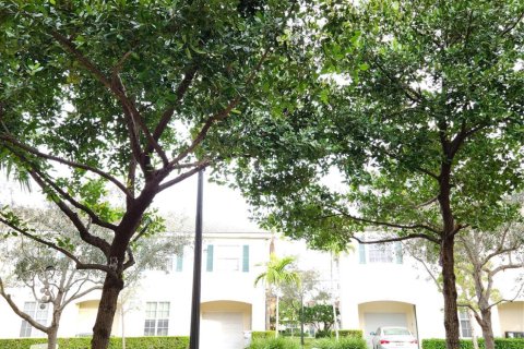 Townhouse in Pompano Beach, Florida 3 bedrooms, 148.46 sq.m. № 1096646 - photo 5