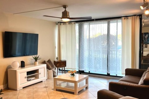 Condominio en venta en Fort Lauderdale, Florida, 1 dormitorio, 90.12 m2 № 1096555 - foto 6