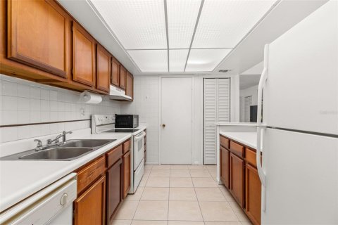 Condo in Lakeland, Florida, 2 bedrooms  № 1288767 - photo 12