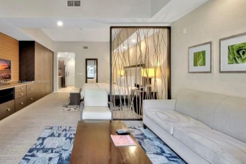 Condominio en venta en Doral, Florida, 1 dormitorio, 65.5 m2 № 1095466 - foto 6