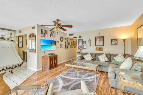 Condominio en venta en Deerfield Beach, Florida, 2 dormitorios, 92.9 m2 № 1095467 - foto 8