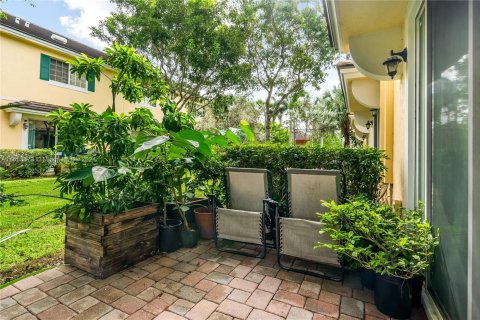 Townhouse in Davie, Florida 2 bedrooms, 148.64 sq.m. № 1351652 - photo 18