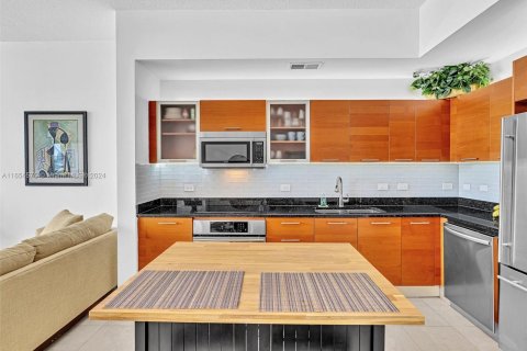 Condominio en alquiler en Miami, Florida, 1 dormitorio, 68.28 m2 № 1351651 - foto 13