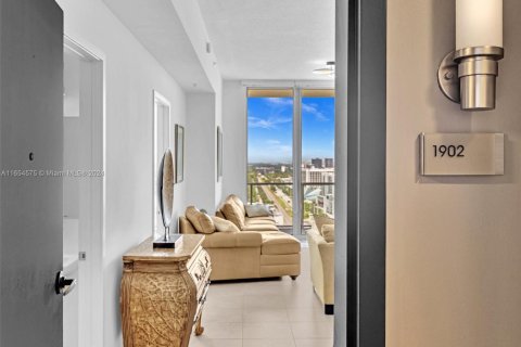 Copropriété à louer à Miami, Floride: 1 chambre, 68.28 m2 № 1351651 - photo 2