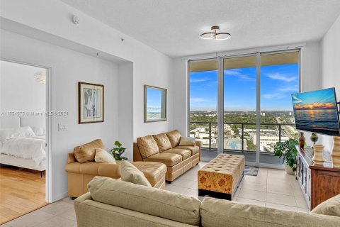 Condominio en alquiler en Miami, Florida, 1 dormitorio, 68.28 m2 № 1351651 - foto 4