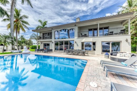 Villa ou maison à louer à Fort Lauderdale, Floride: 6 chambres, 408.58 m2 № 650605 - photo 12