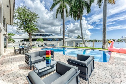 Villa ou maison à louer à Fort Lauderdale, Floride: 6 chambres, 408.58 m2 № 650605 - photo 15