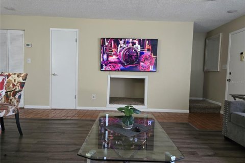 Condo in Temple Terrace, Florida, 3 bedrooms  № 1349077 - photo 3