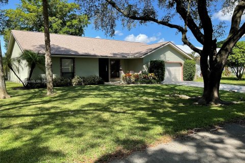 Villa ou maison à vendre à Coral Springs, Floride: 3 chambres, 150.59 m2 № 1381814 - photo 1