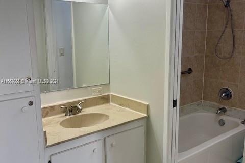 Condo in Sunny Isles Beach, Florida, 1 bedroom  № 1381721 - photo 8