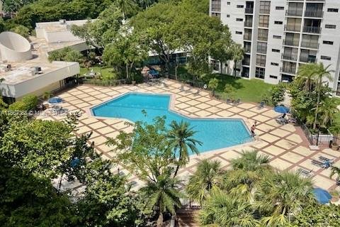 Condo in Sunny Isles Beach, Florida, 1 bedroom  № 1381721 - photo 11