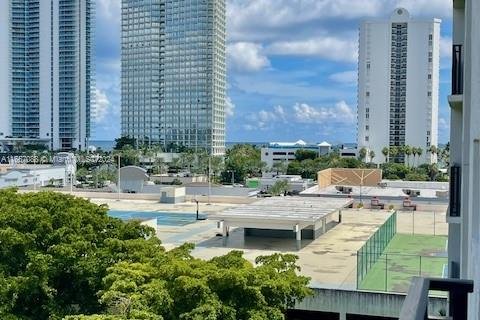 Condo in Sunny Isles Beach, Florida, 1 bedroom  № 1381721 - photo 12