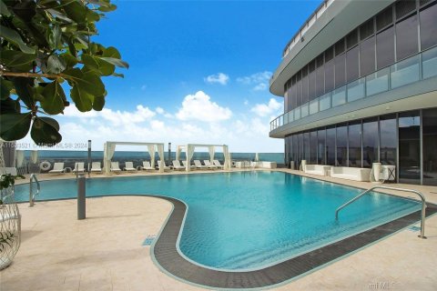 Copropriété à vendre à Miami, Floride: 6 chambres, 480.58 m2 № 981062 - photo 20