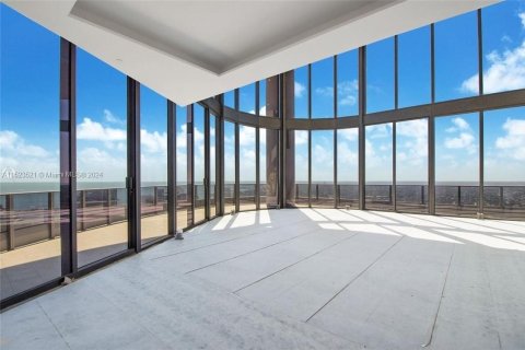 Copropriété à vendre à Miami, Floride: 6 chambres, 480.58 m2 № 981062 - photo 15