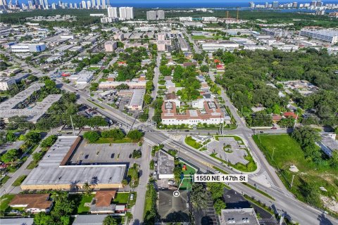 Commercial property in Miami, Florida № 686143 - photo 25