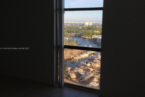 Condominio en venta en North Miami, Florida, 2 dormitorios, 99.41 m2 № 686050 - foto 19