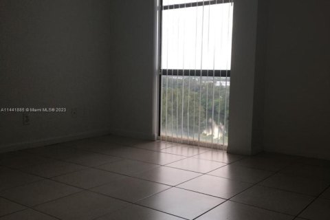 Condominio en venta en North Miami, Florida, 2 dormitorios, 99.41 m2 № 686050 - foto 12