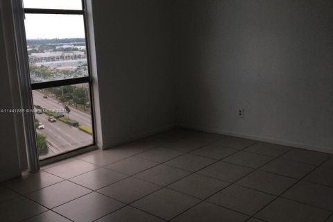 Condominio en venta en North Miami, Florida, 2 dormitorios, 99.41 m2 № 686050 - foto 18