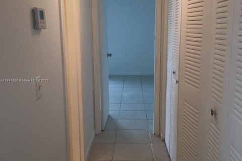 Condominio en venta en North Miami, Florida, 2 dormitorios, 99.41 m2 № 686050 - foto 8