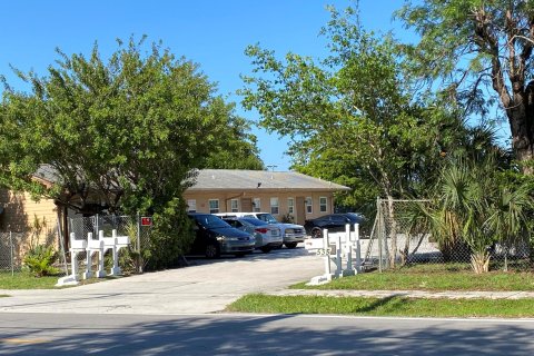 Propiedad comercial en venta en Delray Beach, Florida № 1154229 - foto 15