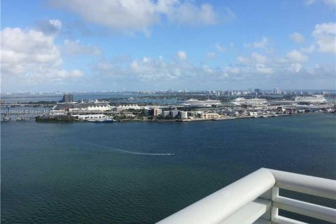 Condominio en venta en Miami, Florida, 4 dormitorios, 315.68 m2 № 1220602 - foto 2