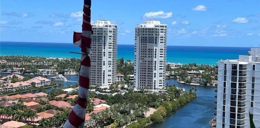 Condominio en Aventura, Florida, 1 dormitorio  № 1375973