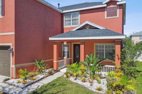 House in Tampa, Florida 4 bedrooms, 389.07 sq.m. № 1244312 - photo 2