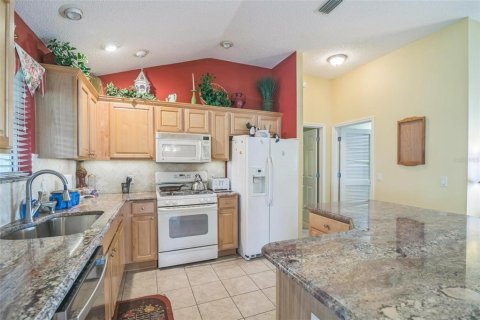 House in The Villages, Florida 3 bedrooms, 141.86 sq.m. № 1396488 - photo 7