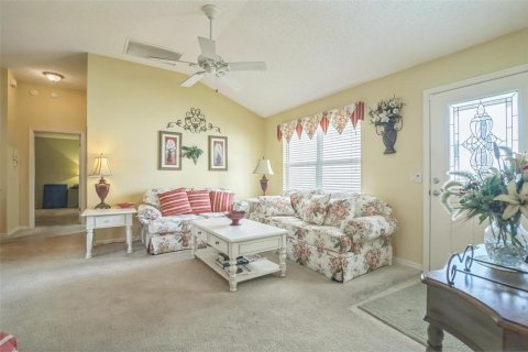 House in The Villages, Florida 3 bedrooms, 141.86 sq.m. № 1396488 - photo 17