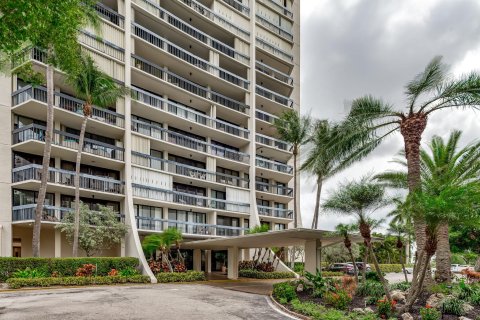 Condo in West Palm Beach, Florida, 3 bedrooms  № 1118615 - photo 14