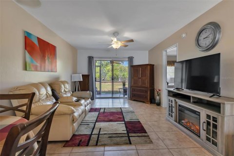 Copropriété à vendre à Punta Gorda, Floride: 2 chambres, 83.33 m2 № 1211247 - photo 17