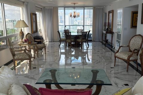 Condominio en venta en Miami, Florida, 2 dormitorios, 157.66 m2 № 1413670 - foto 14