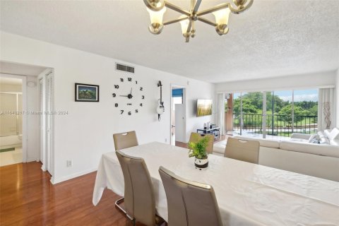 Condo in Sunrise, Florida, 2 bedrooms  № 1316033 - photo 5