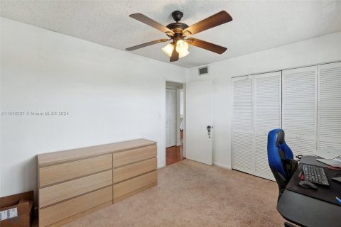 Condo in Sunrise, Florida, 2 bedrooms  № 1316033 - photo 12