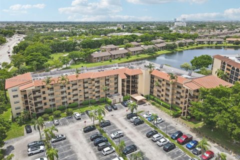 Copropriété à vendre à Sunrise, Floride: 2 chambres, 99.78 m2 № 1316033 - photo 25