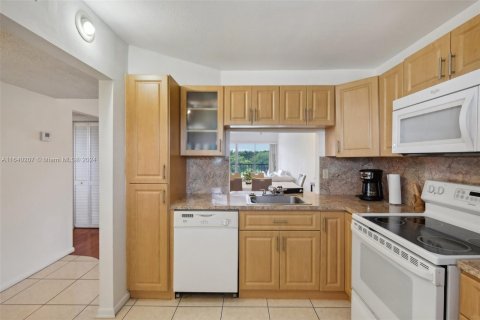 Condo in Sunrise, Florida, 2 bedrooms  № 1316033 - photo 8