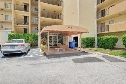 Condo in Sunrise, Florida, 2 bedrooms  № 1316033 - photo 4