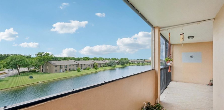 Condo in Sunrise, Florida, 2 bedrooms  № 1316033