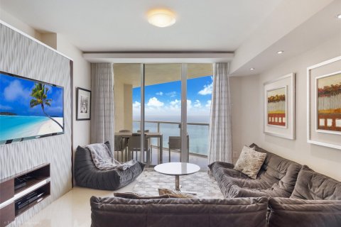 Condominio en venta en Sunny Isles Beach, Florida, 2 dormitorios, 150.78 m2 № 1217601 - foto 7