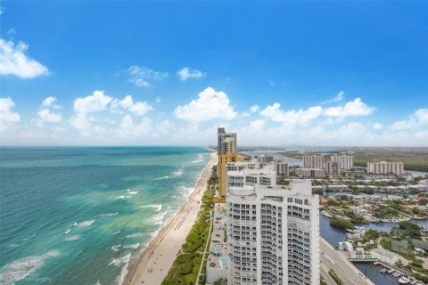 Condo in Sunny Isles Beach, Florida, 2 bedrooms  № 1217601 - photo 25