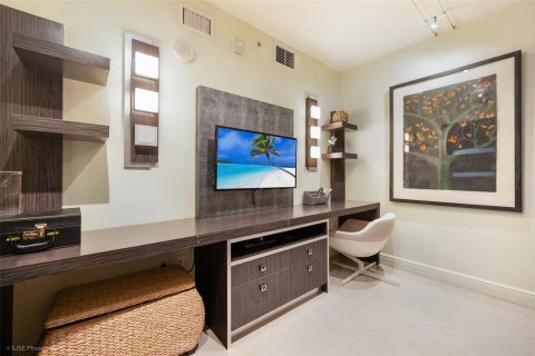 Condo in Sunny Isles Beach, Florida, 2 bedrooms  № 1217601 - photo 16