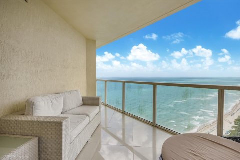 Condo in Sunny Isles Beach, Florida, 2 bedrooms  № 1217601 - photo 17