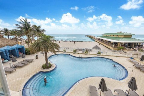 Condo in Sunny Isles Beach, Florida, 2 bedrooms  № 1217601 - photo 1