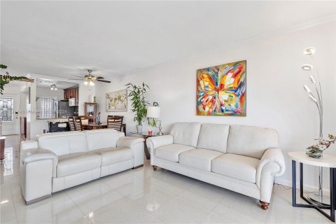 Condominio en venta en Hallandale Beach, Florida, 1 dormitorio, 65.03 m2 № 1319354 - foto 6