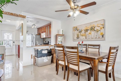 Condo in Hallandale Beach, Florida, 1 bedroom  № 1319354 - photo 11