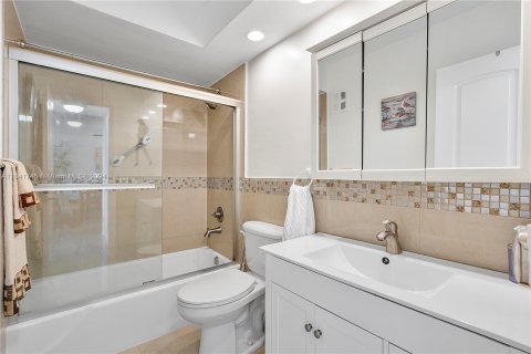 Copropriété à vendre à Hallandale Beach, Floride: 1 chambre, 65.03 m2 № 1319354 - photo 23